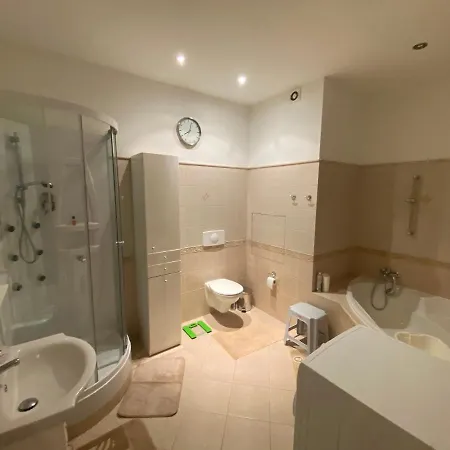 Jurincom Apartments Raisova Apartment Karlovy Vary